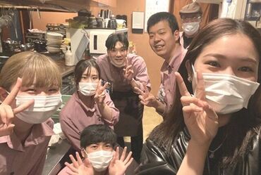 舶来屋黒船　西尾張部店 ＼90％が未経験スタート！／
高校生・専門学生・フリーター
年代問わず活躍中◎
和気あいあいとした雰囲気♪
