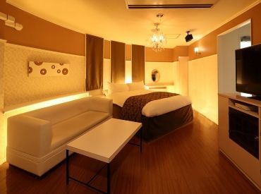 深夜スタッフ急募中★
人の出入りが少ないので、意外とラクな時間帯♪
初めてのホテル勤務でも安心です！