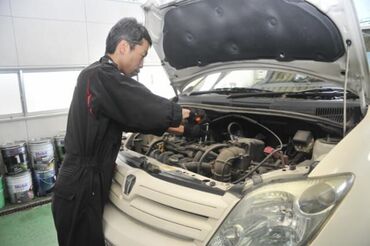 南国殖産株式会社　南栄車検センター 初めは先輩のフォローもバッチリなので
未経験でもチャレンジしやすい★
一生懸命前向きに働ける方にもオススメ！