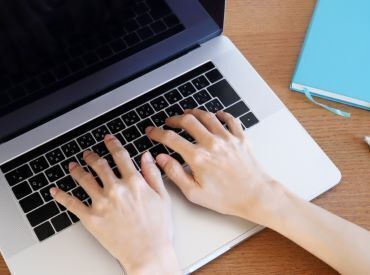 PCで指示された数字の入力や電話対応、発注など・・・
簡単な文字入力ができればOKですよ◎
※画像はイメージです