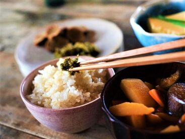 ﾟ*｡☆ NEWスタッフ募集 ☆。*ﾟ
食品販売のお仕事☆彡
未経験でも高時給◎
まずはお気軽にご相談下さい！