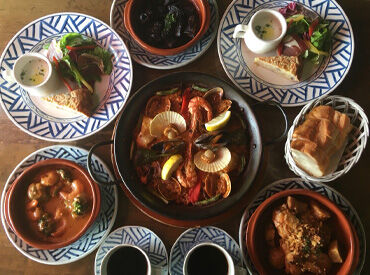 カジュアルな雰囲気ですが
料理はとっても本格的！
無料まかないや社員割引で
ぜひ当店の味を堪能してください★