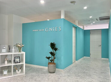 Private salon GNIES ジェルを塗って、機械でピッとあてるだけ♪
コツをつかんだらとっても簡単！
研修もしっかりあるので安心♪