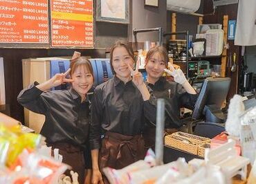 ちとせやCafe ◆4年生の卒業に伴いNewStaff大募集◆
春から大学生&今大学生の方
私達と一緒に働きませんか?
20名以上の大学生Staffが在籍＊