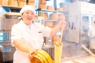「包丁を触ったのは調理実習くらい」そんな方でも大歓迎！基礎から丁寧にお教えします