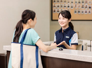 芦屋駅直結の大型商業施設内！
勤務前後にお買い物もできちゃう★
スタッフは休憩室や個人ロッカーも使えて便利♪