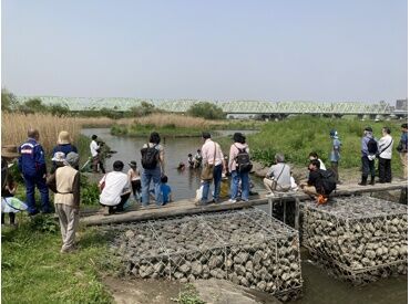 子供～大人まで幅広く人気の荒川の環境を守るお仕事です！
あなたも昔遊んだことがあるかも！