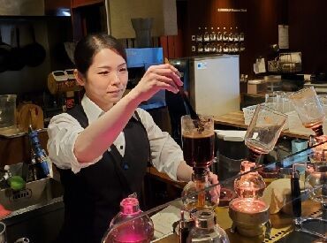 カフェ三番館 高槻店 コーヒーの香り漂う「ホッ」と心落ち着く雰囲気の店内…★
ゆったりとした時間を過ごしていただけます♪