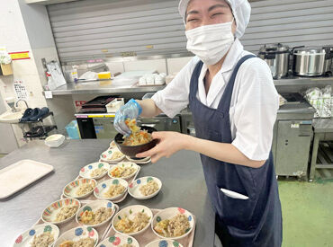 京都マルタマフーズ株式会社 ※勤務先：ラポール八木　 盛付けや炒め物を作ったりなど...
サポートメインのお仕事♪
まずは簡単なことから始めましょう◎