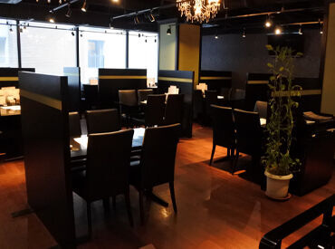 【お店の雰囲気◎】
アルバイト同士で休みの日にお店に食べに来たり、
飲みに行ったりもしています♪