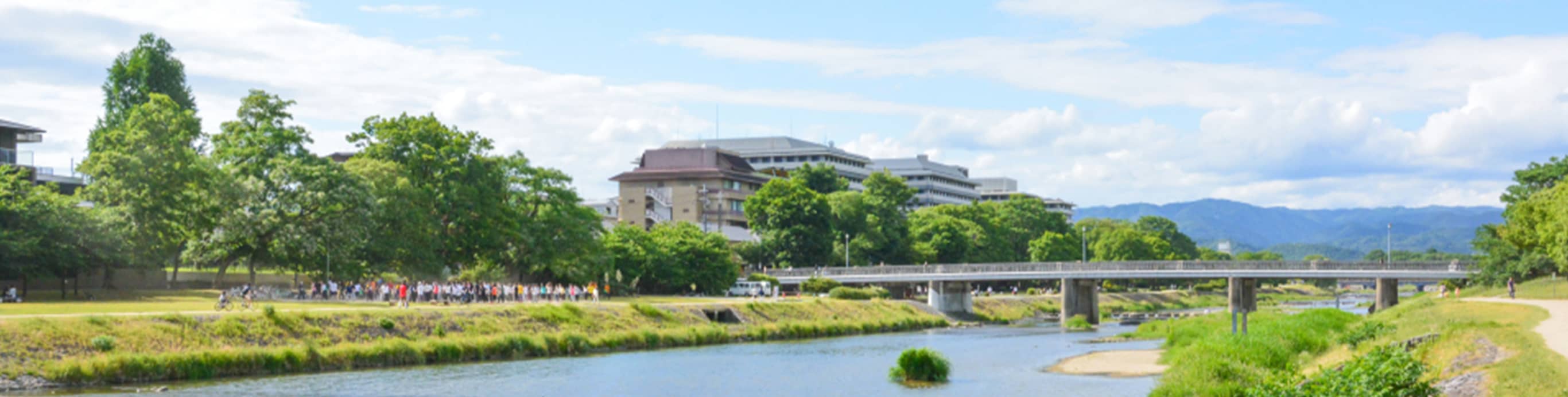 川沿いの景色